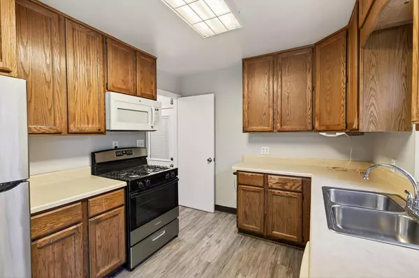 Roseville, MN 55113,2057 Giesmann ST