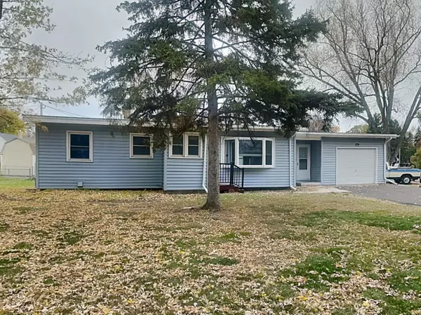 2272 Hazel ST N, Maplewood, MN 55109