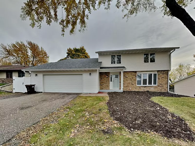 8525 Ivywood AVE S, Cottage Grove, MN 55016