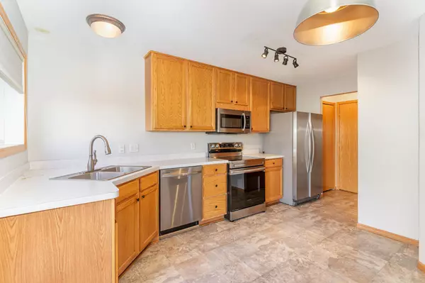 Apple Valley, MN 55124,15684 Finewood CT