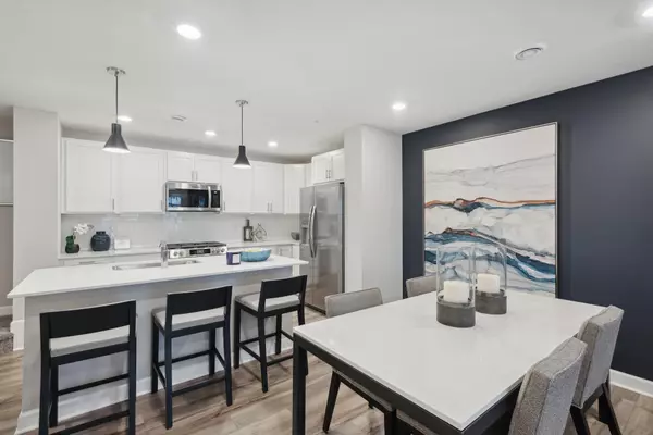 Woodbury, MN 55129,5235 Long Pointe PASS