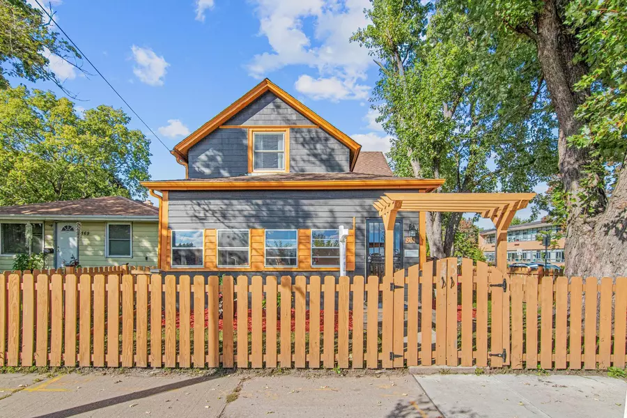 861 Saint Anthony AVE, Saint Paul, MN 55104