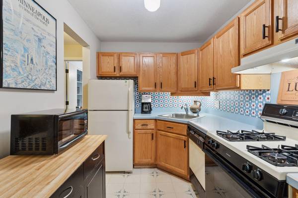 4860 Park Commons DR #205, Saint Louis Park, MN 55416