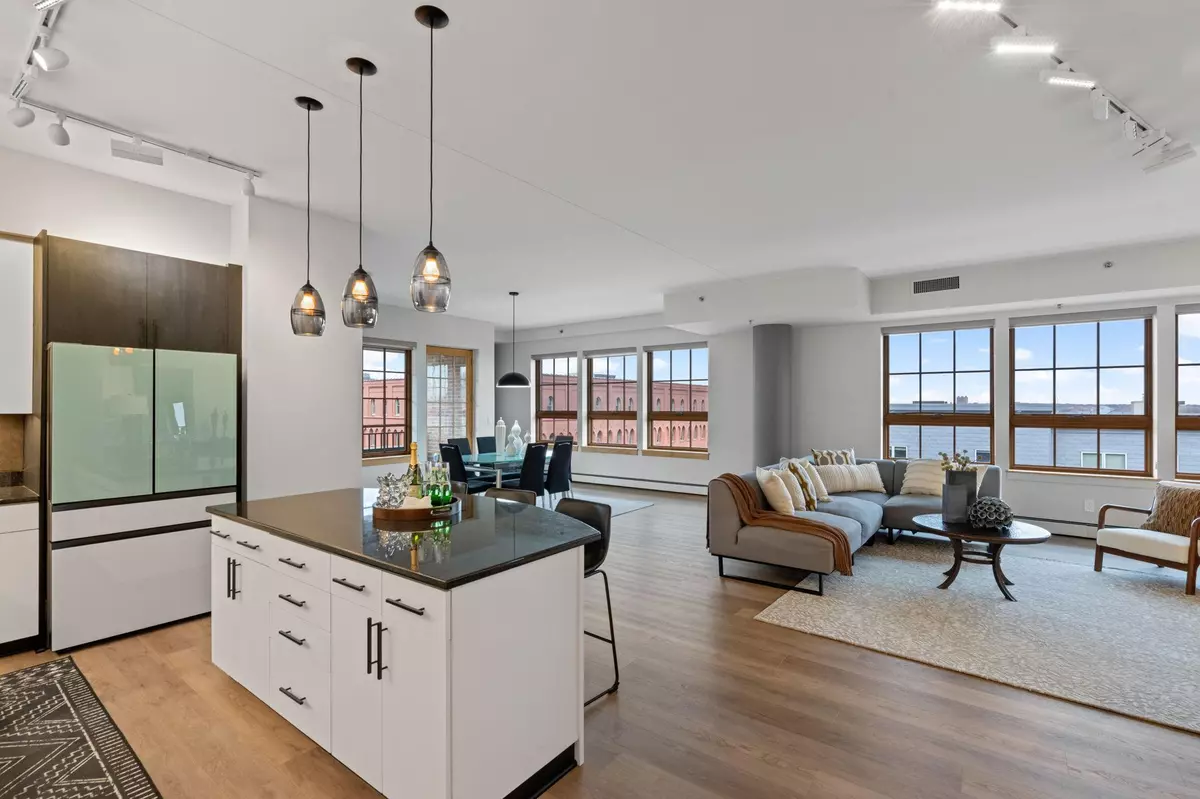 Minneapolis, MN 55401,111 4th AVE N #602