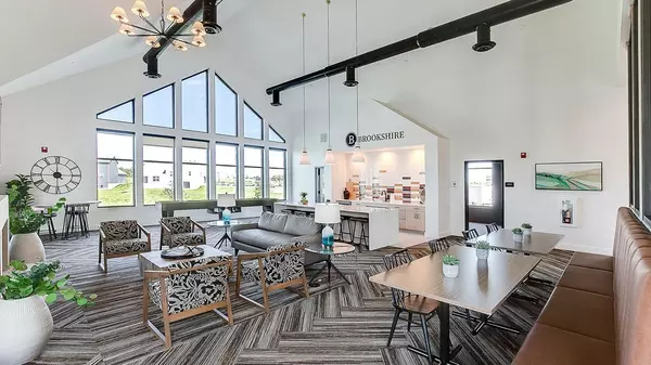 Lakeville, MN 55044,17070 Draper WAY