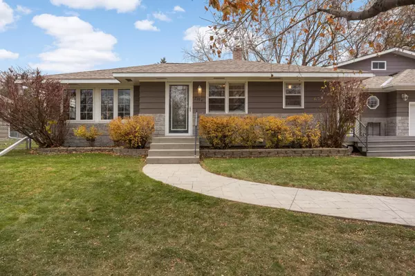 2194 Gardenette DR N, White Bear Lake, MN 55110