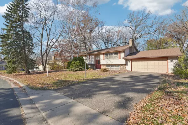 Shoreview, MN 55126,1051 Tiller LN
