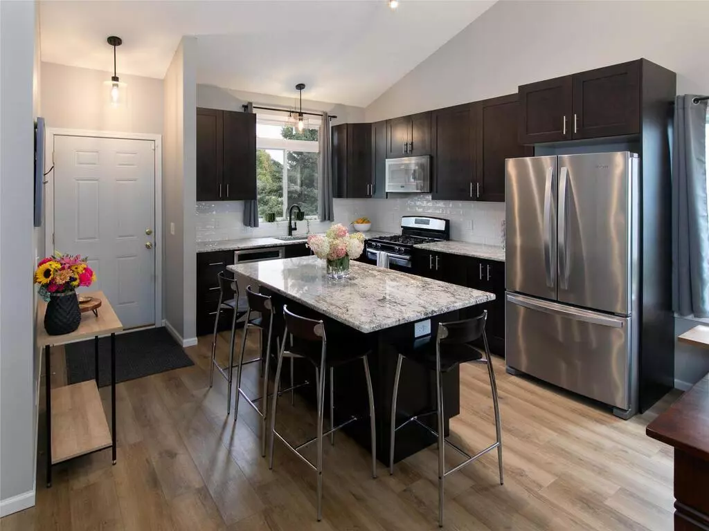 Shakopee, MN 55379,2410 Downing AVE