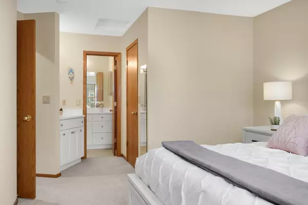 Bloomington, MN 55438,11040 Oregon Curve