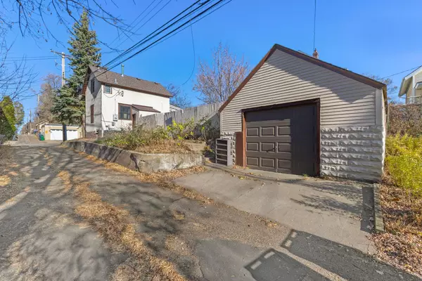 Minneapolis, MN 55407,631 E 42nd ST