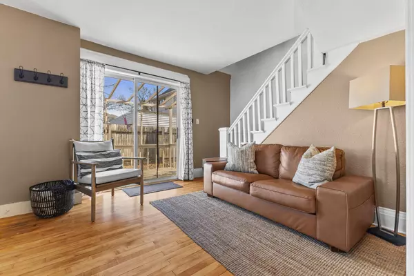 Minneapolis, MN 55407,631 E 42nd ST