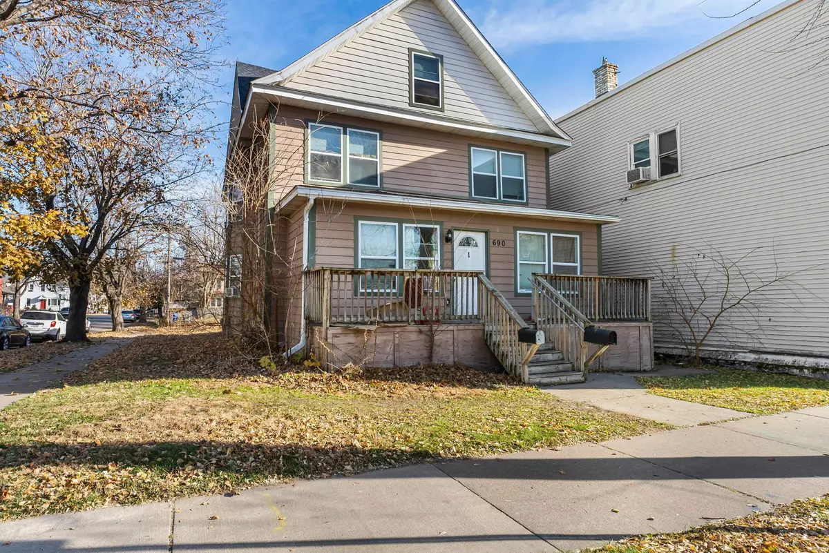 Saint Paul, MN 55103,690 Western AVE N