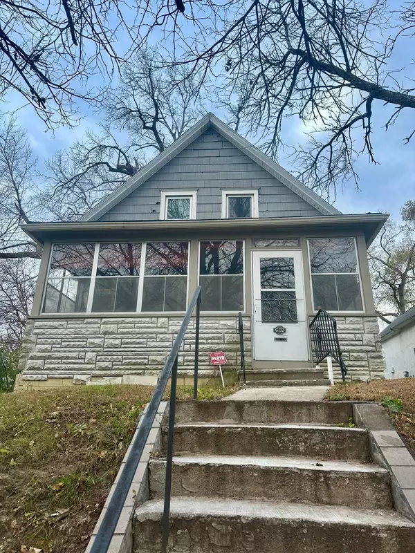 Saint Paul, MN 55130,602 Ivy AVE E