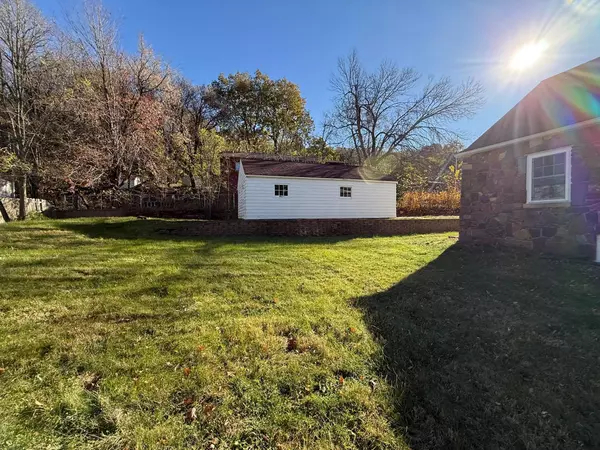 Mankato, MN 56001,338 James AVE