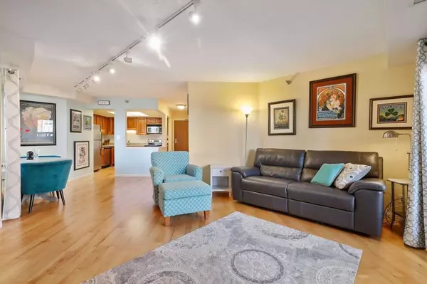 Minneapolis, MN 55413,20 2nd ST NE #P504