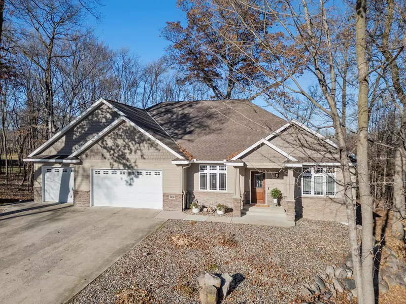 8808 71st ST NW, Annandale, MN 55302