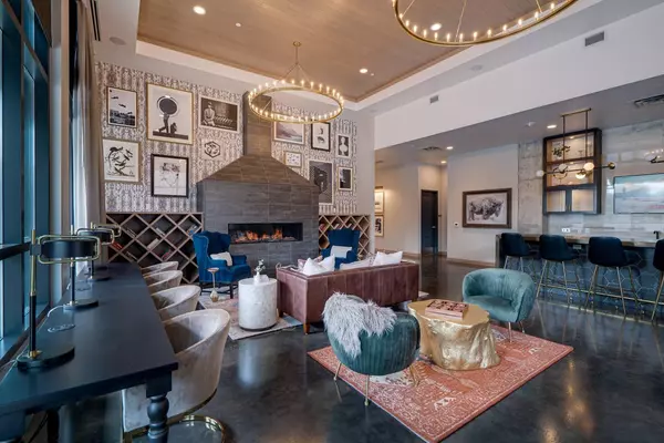 Minneapolis, MN 55401,728 3rd STA N #207