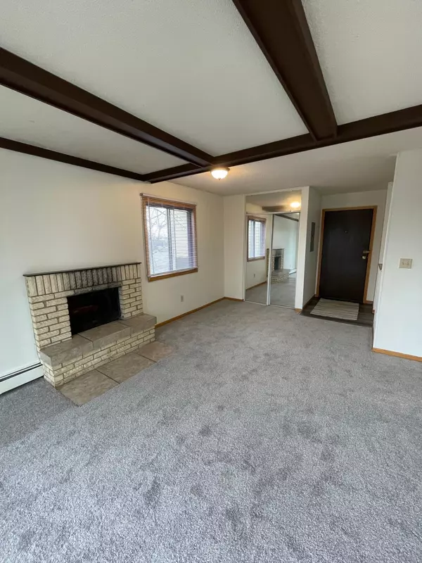 Brooklyn Park, MN 55428,7468 72nd LN N #301