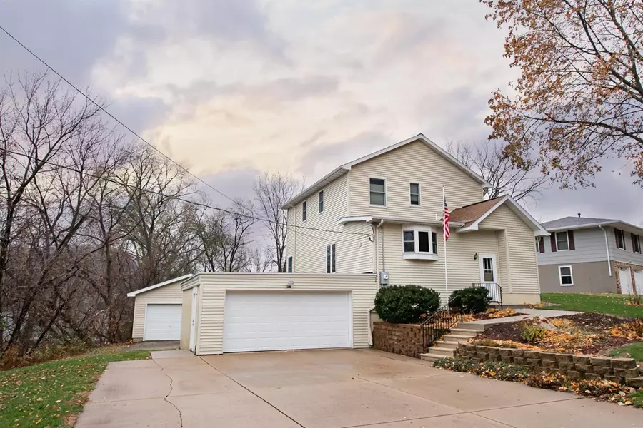 953 W Burns Valley RD, Winona, MN 55987