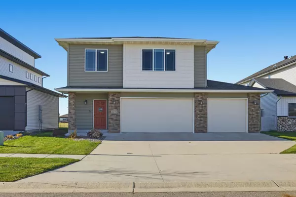 2216 10th CT W, West Fargo, ND 58078