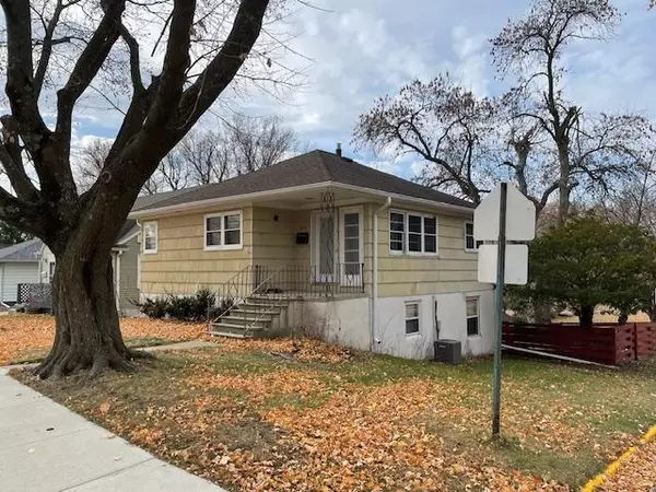 819 Pillsbury AVE, Albert Lea, MN 56007