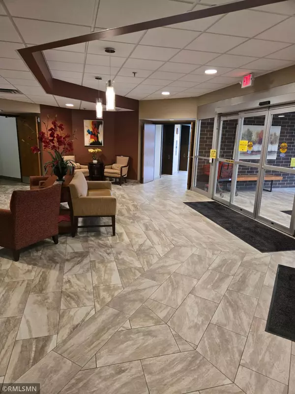 Richfield, MN 55423,6615 Lake Shore DR S #902