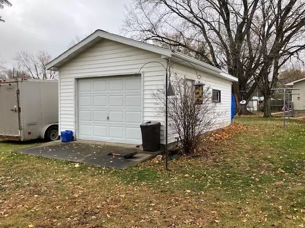 Owatonna, MN 55060,706 NE 14th ST