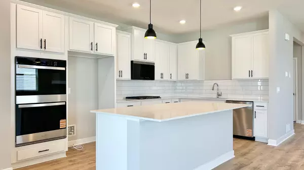 Shakopee, MN 55379,2483 Marsh View CT