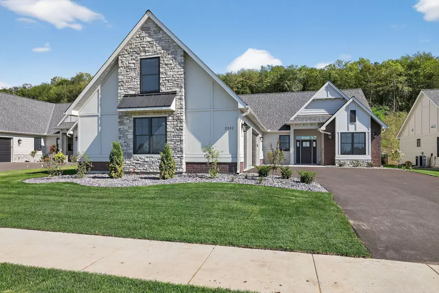 2355 Sydney LN, Hudson, WI 54016