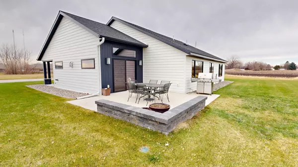 Willmar, MN 56201,1824 Shady LN NE