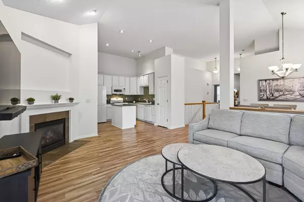 Eden Prairie, MN 55347,9767 Picket DR