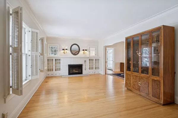 Edina, MN 55416,4017 Morningside RD