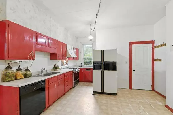 Saint Paul, MN 55102,697 Tuscarora AVE