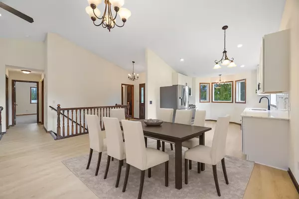 945 Acacia CIR S, Annandale, MN 55302