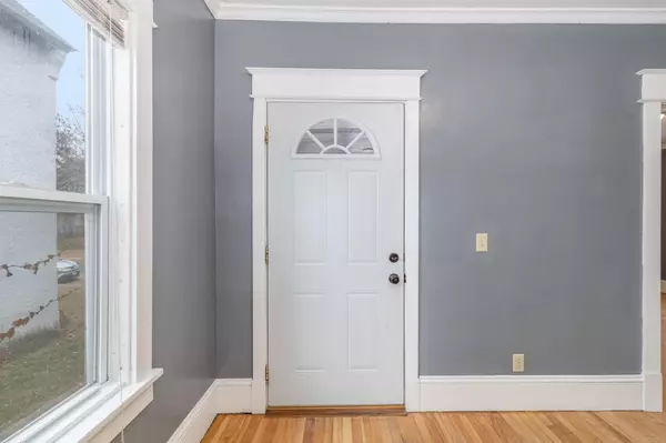 Saint Paul, MN 55106,673 Jessamine AVE E