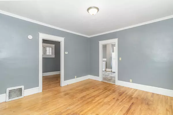 Saint Paul, MN 55106,673 Jessamine AVE E