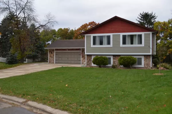 9879 Upper 173rd CT W, Lakeville, MN 55044