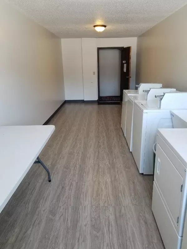 River Falls, WI 54022,417 S Wasson LN ##G2