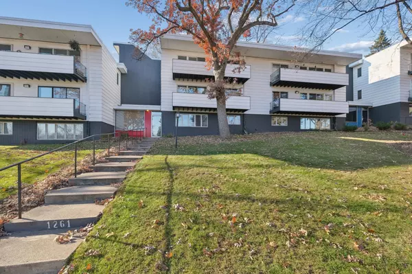 Saint Paul, MN 55108,1261 Cleveland AVE N #2A