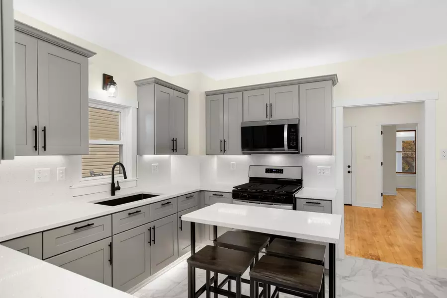 773 Hawthorne AVE E, Saint Paul, MN 55106