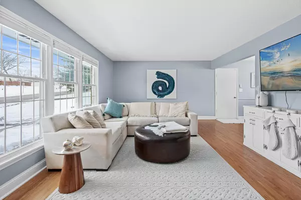 Bloomington, MN 55437,9116 Poplar Bridge RD