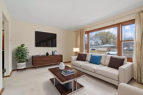 Eagan, MN 55122,2008 Zircon LN