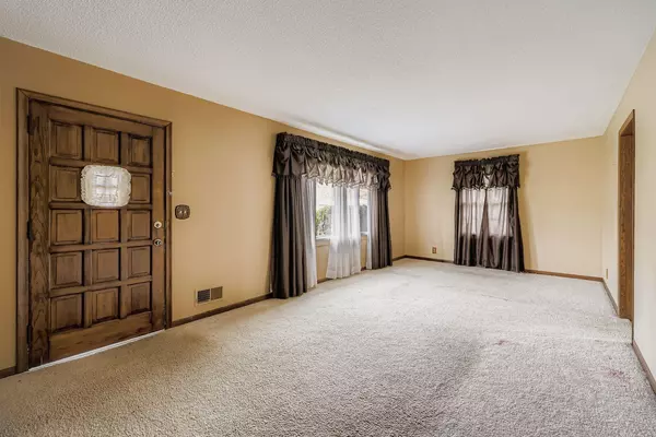 Bloomington, MN 55420,8101 Clinton AVE S