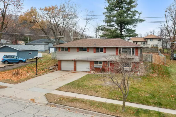 Red Wing, MN 55066,1238 Foursome ST