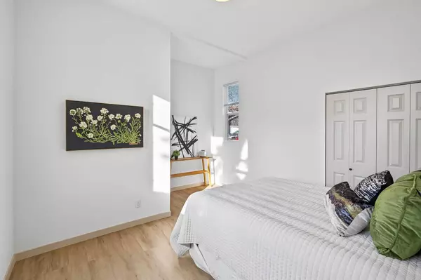 Minneapolis, MN 55411,2113 Ilion AVE N