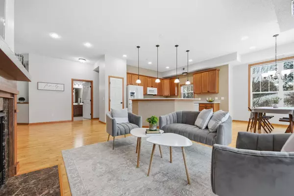 1256 County Road D E #104, Maplewood, MN 55109