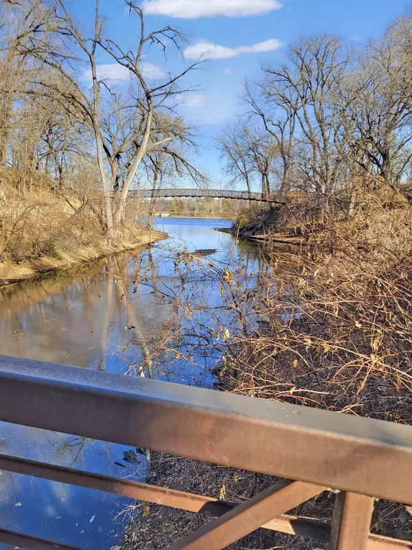 Minneapolis, MN 55401,702 N 1st ST #521