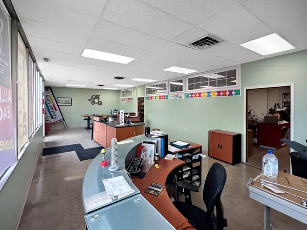 Saint Paul, MN 55102,1396 7th ST W