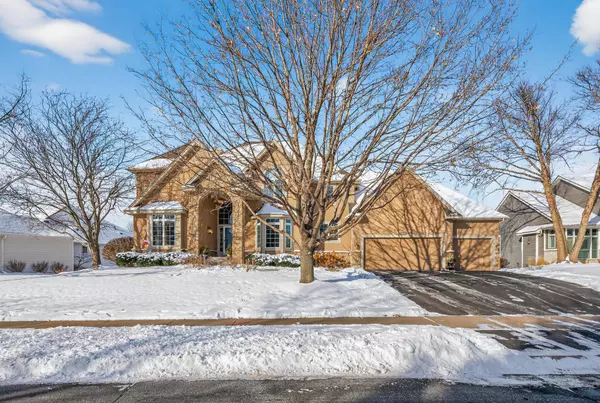 10147 Gristmill RDG, Eden Prairie, MN 55347