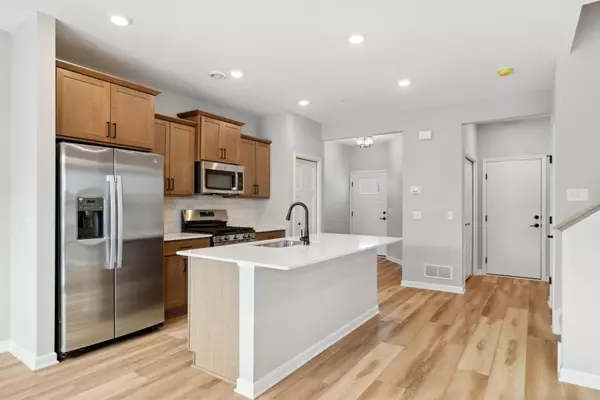 10332 Birchwood CIR, Victoria, MN 55318